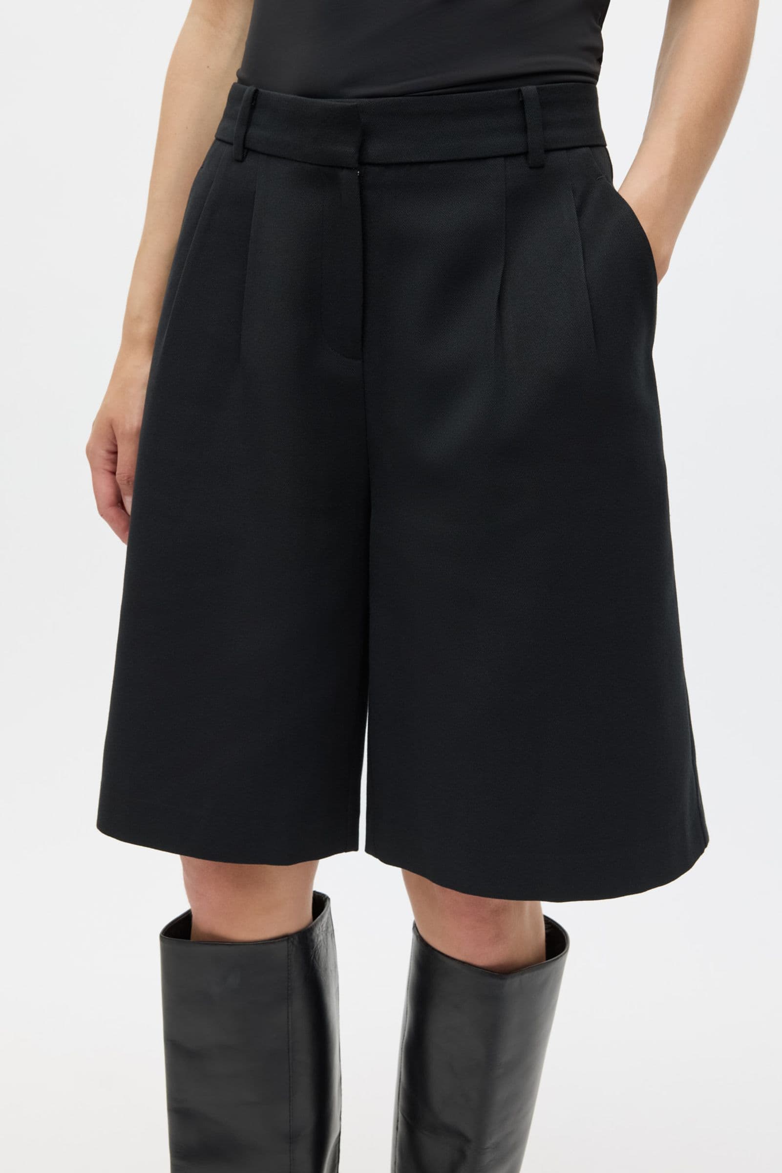 ENDORE SHORTS 7092 Black