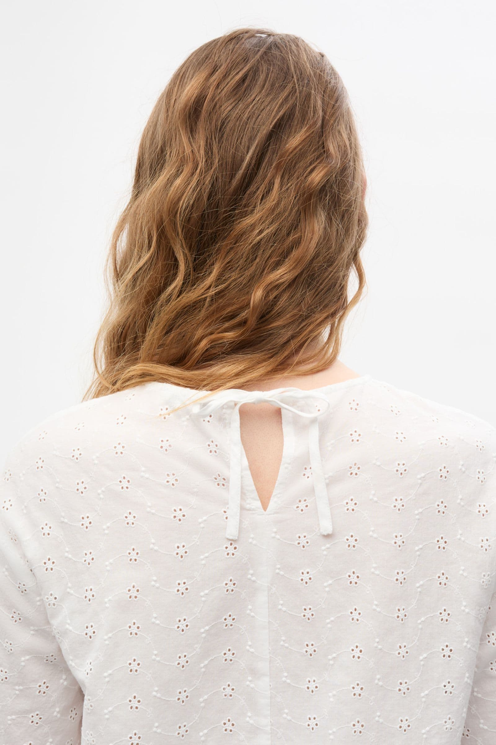 ENELISA SS SHIRT EMB 7243 Bright White EMB