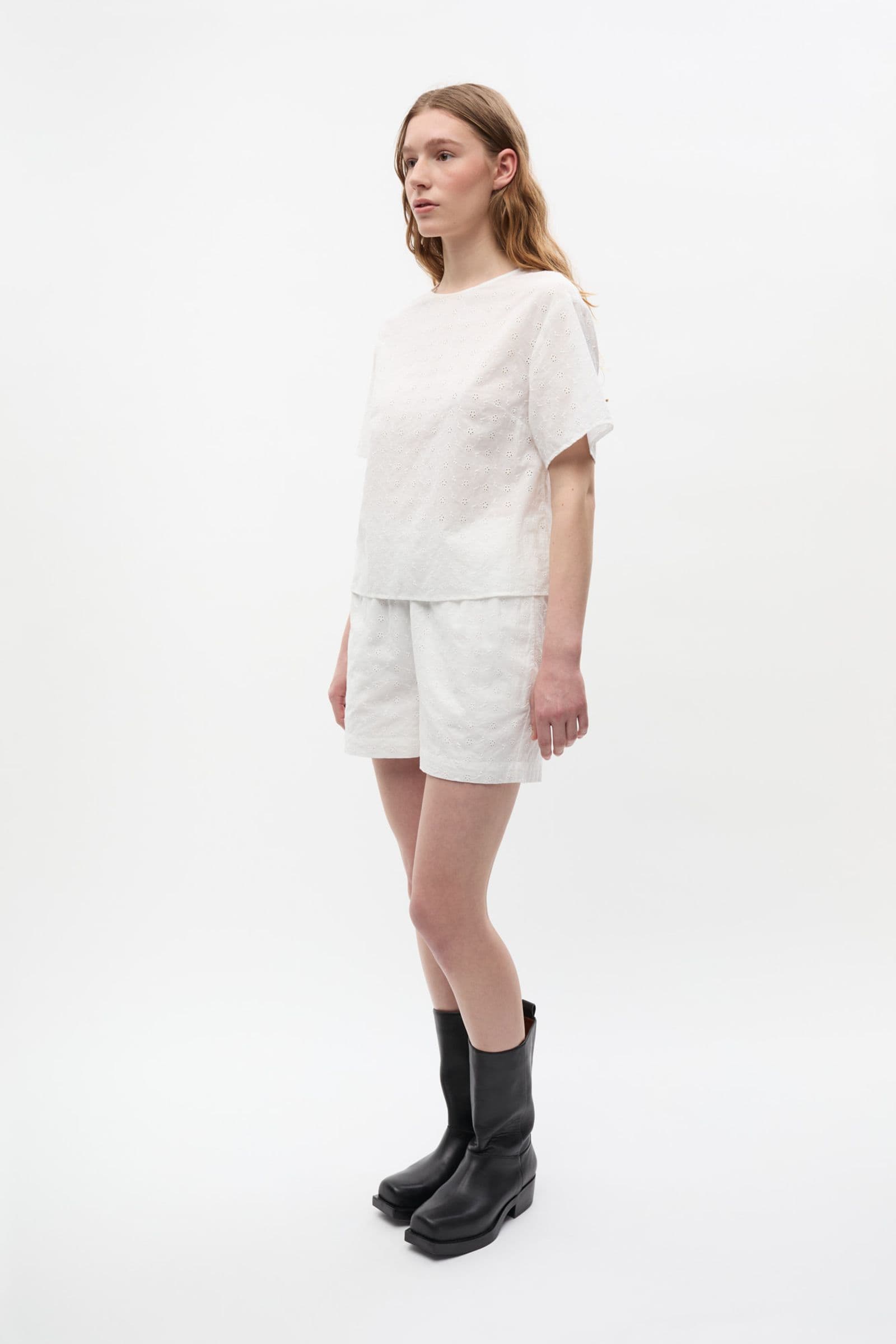ENELISA SS SHIRT EMB 7243 Bright White EMB