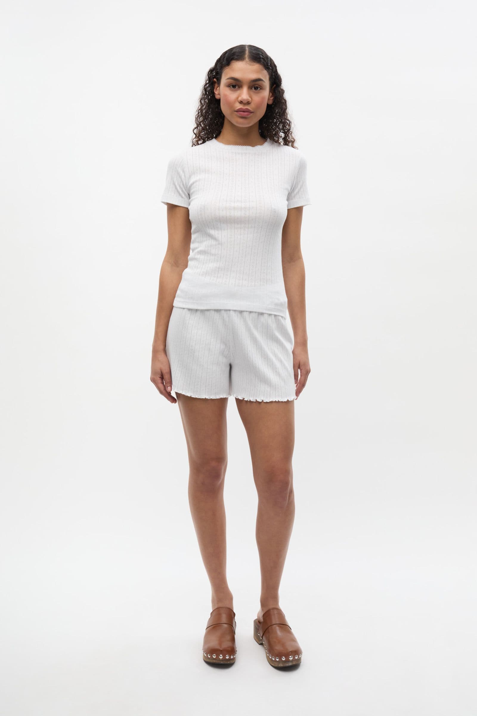 ENVOLVI SHORTS 7090 WHITE