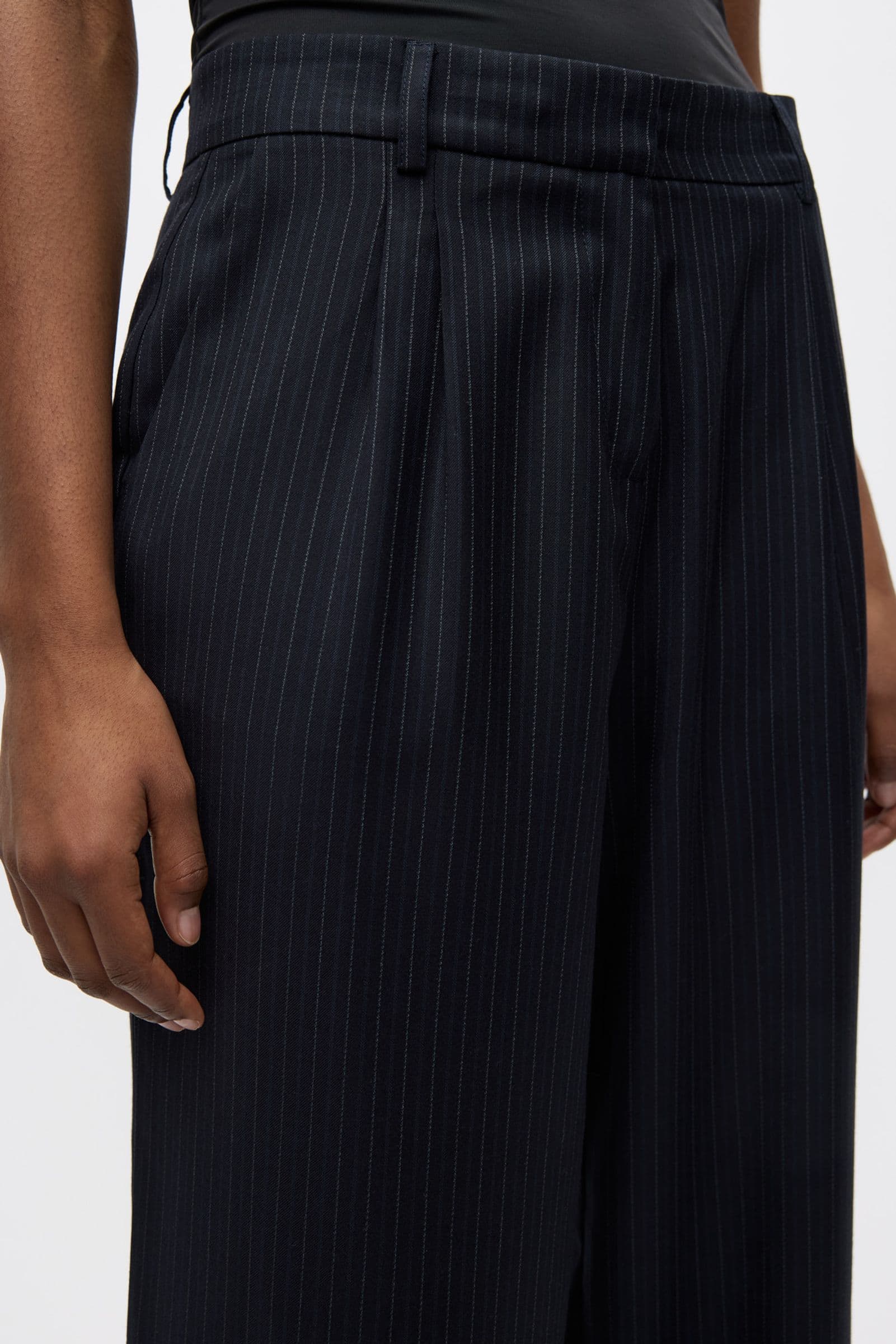 ENDORE PANTS 7269 Dark Navy Pinstripe