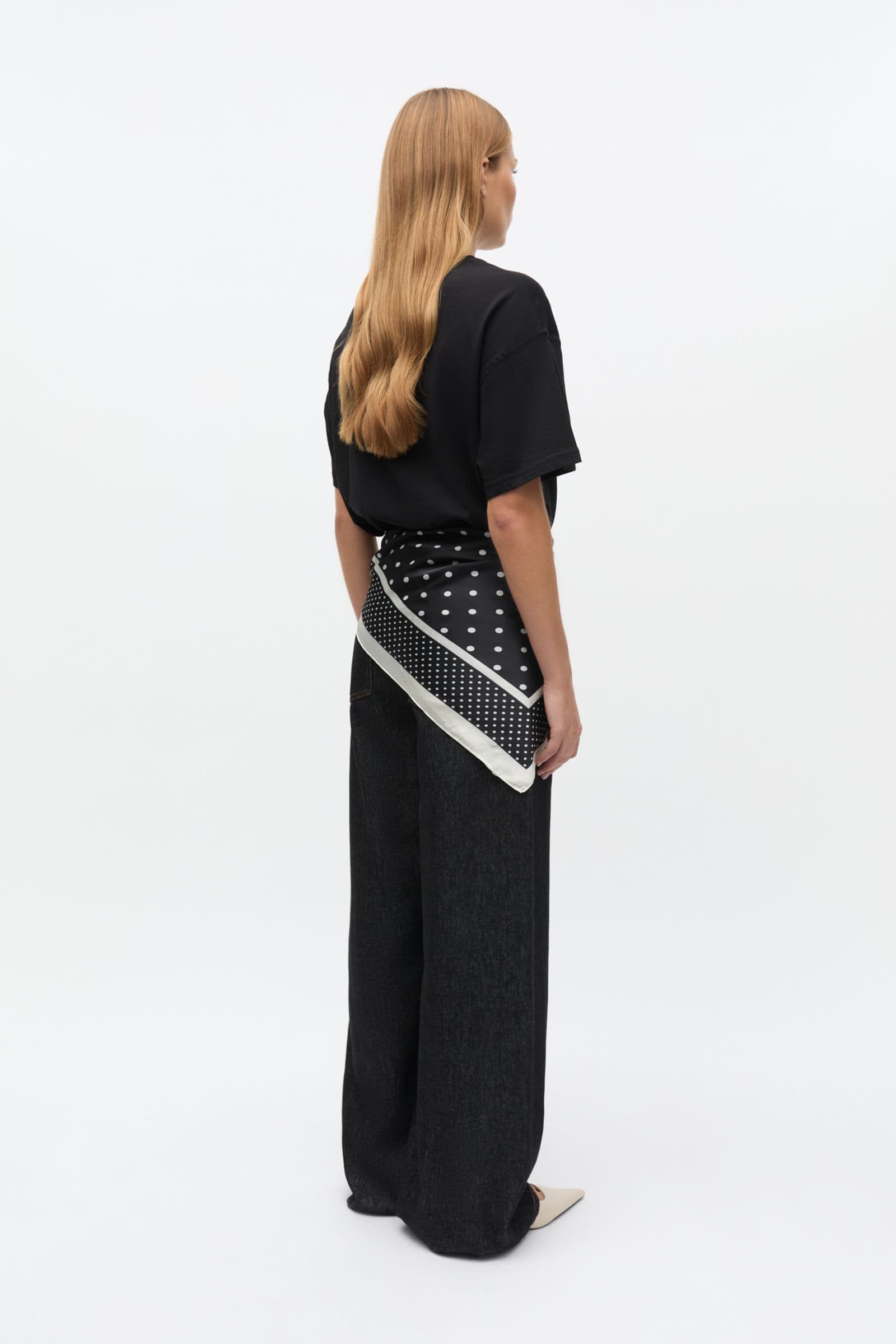 ENNOELIA SCARF 7412 Black Dot