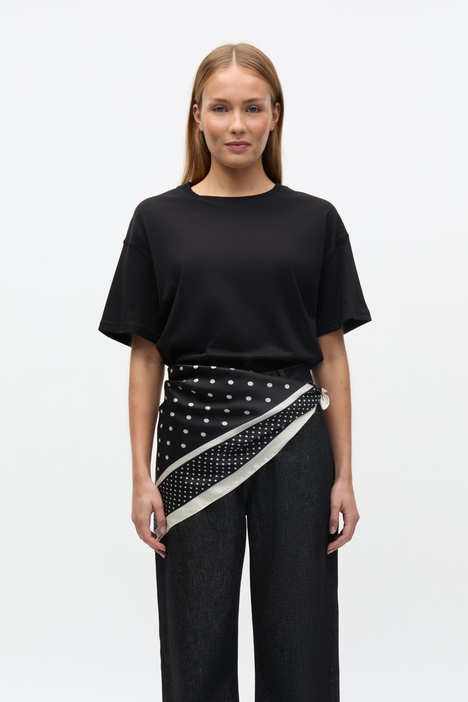 ENNOELIA SCARF 7412 Black Dot
