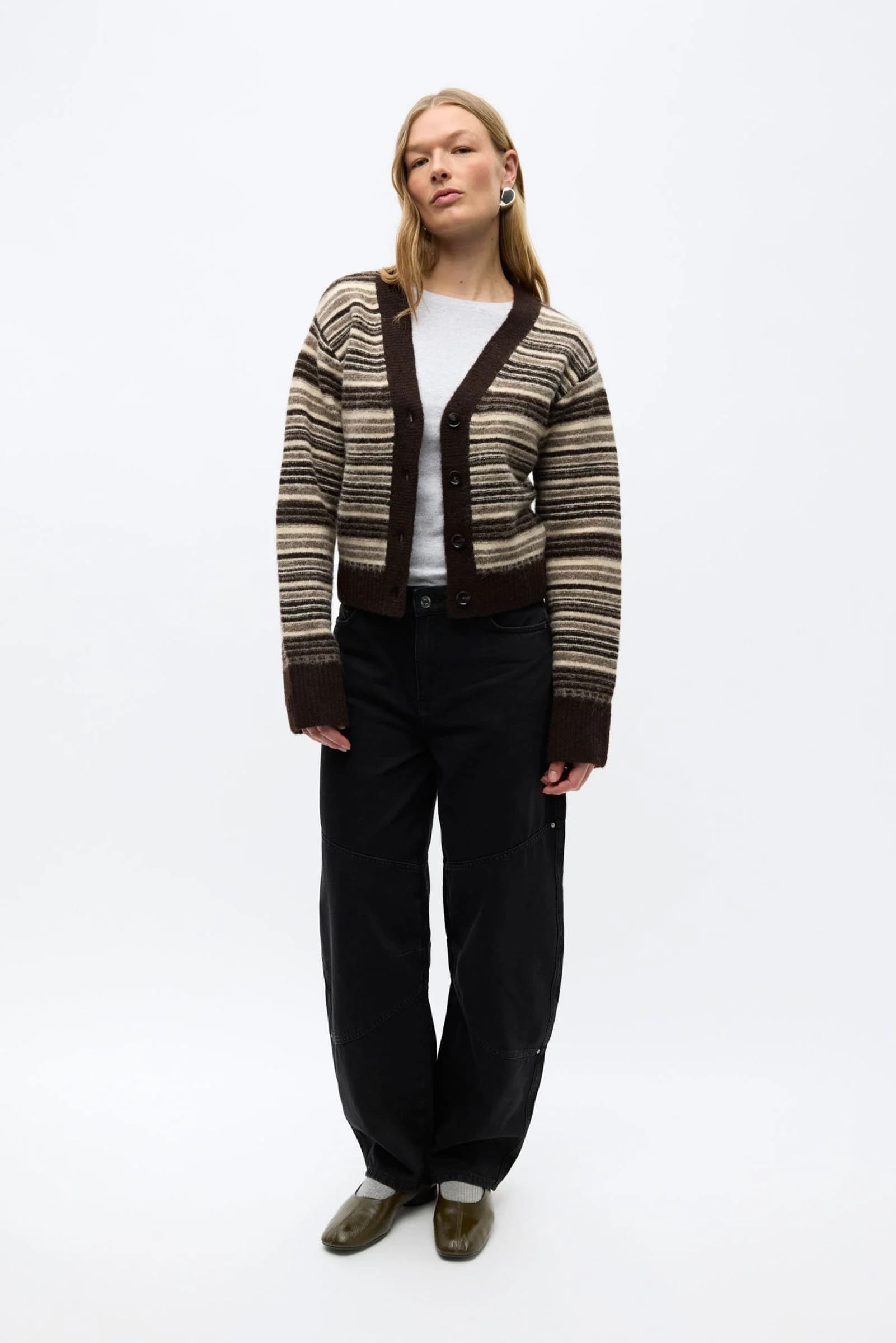 Eneleanor V N Cardigan St 7491 Chocolate Stripe