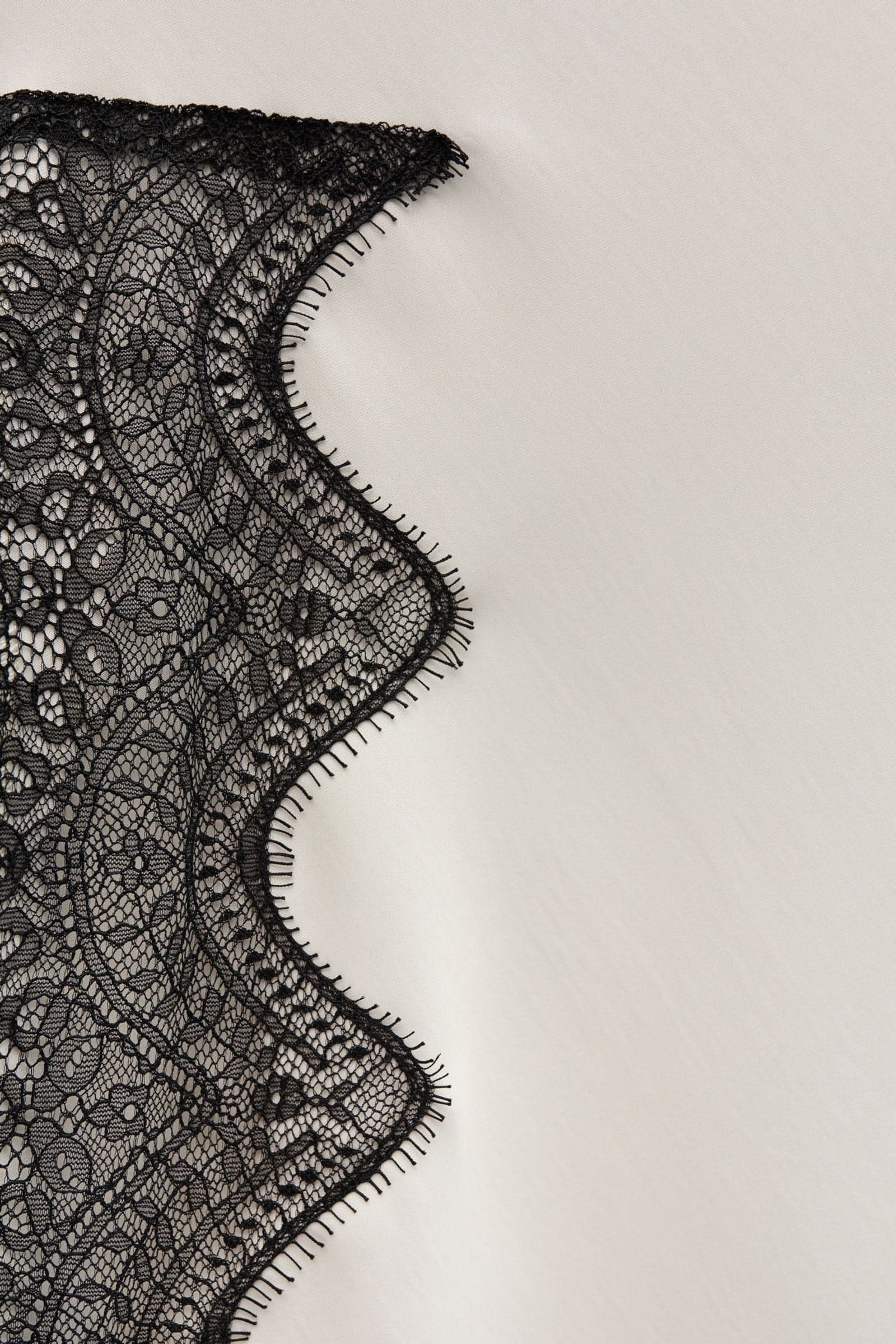 ENNINA LACE DRESS 7525 Gardenia