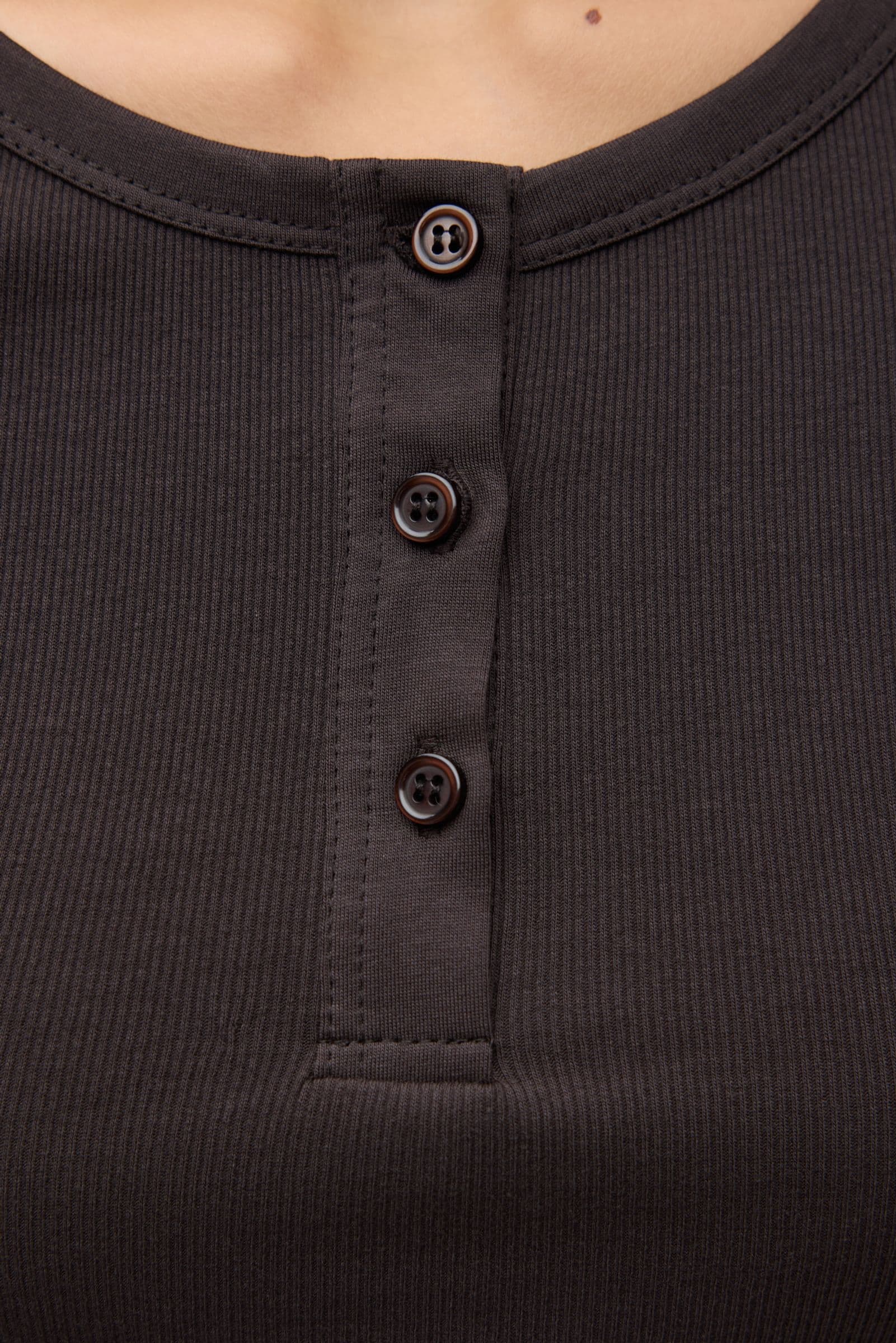 ENALLY HENLEY TEE 5314 Chocolate Torte